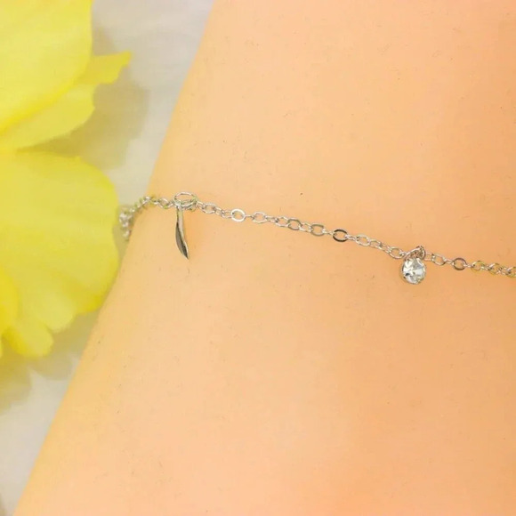 Minimalist Anklet, Sleek & Modern Design, Women’s Fashion, YC110302-A - Picture 2 of 10